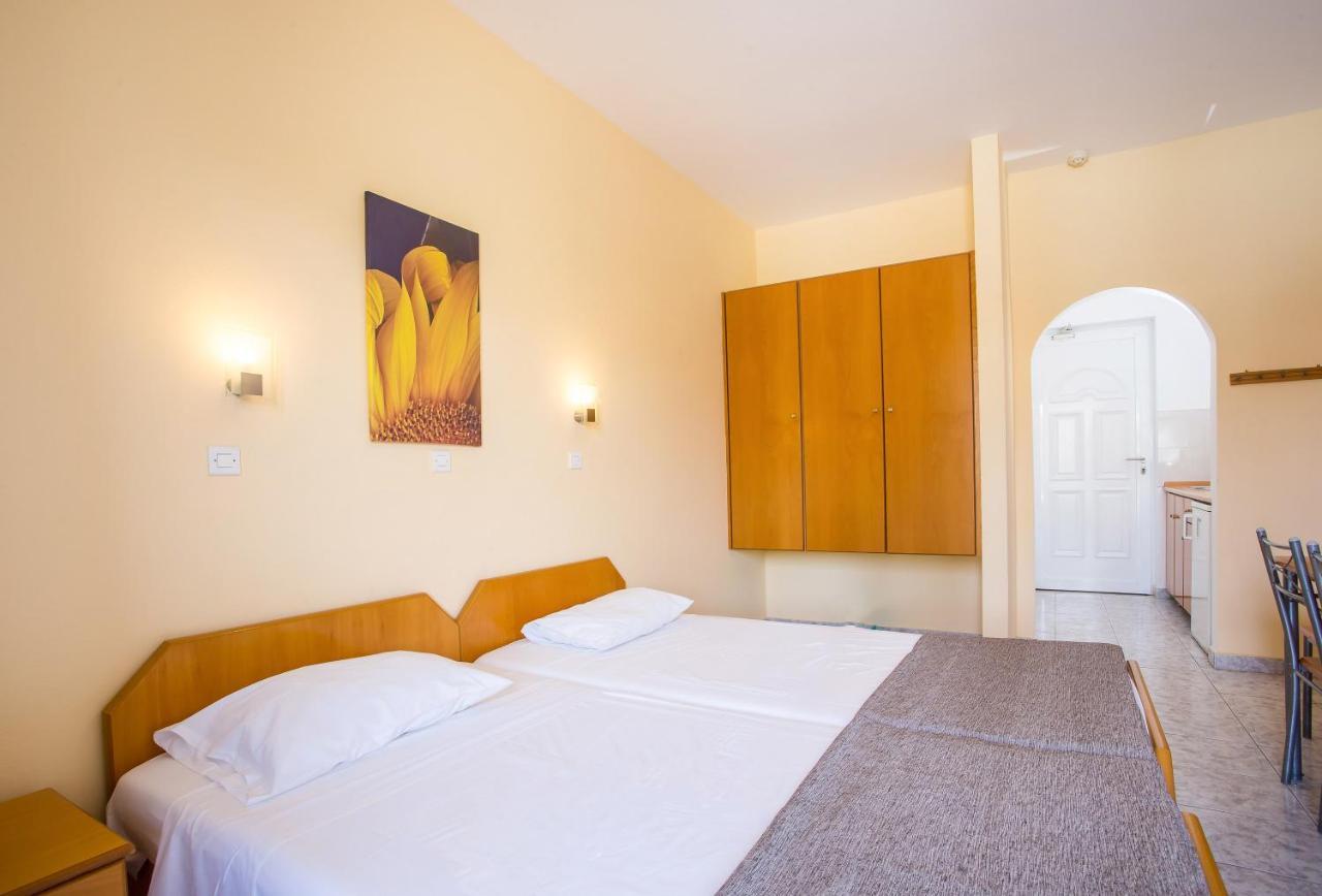 Dias Studios & Suites Фаліракі Номер фото